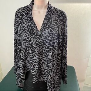 Bobeau Women’s Gray Knit Poncho Cape Single Button Size Small (548)